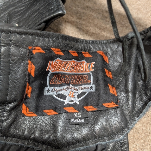 Stylish Black Leather Chaps - Picture 7 of 9